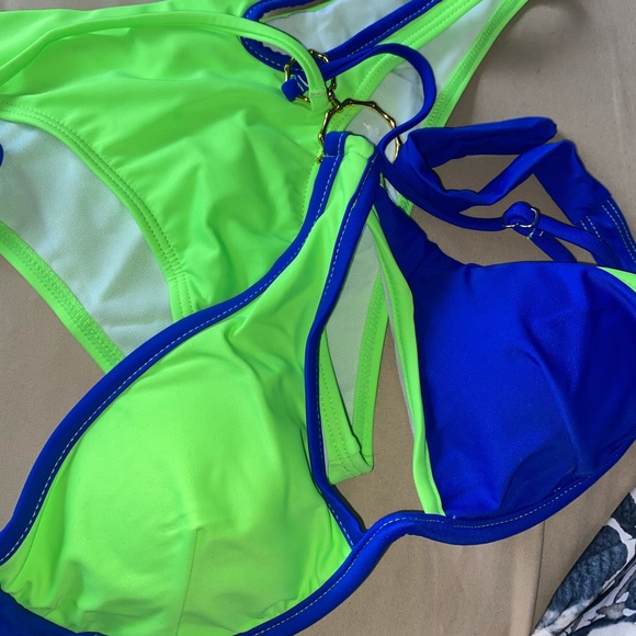 🔥Two Toned Asymmetrical Ring Linked One Shoulder Underwire Bikini Swimsuit🔥 - Picture 8 of 11